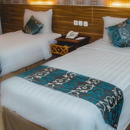 Grand Amira Hotel Solo, Azana Hotels Collection Eksteriør billede