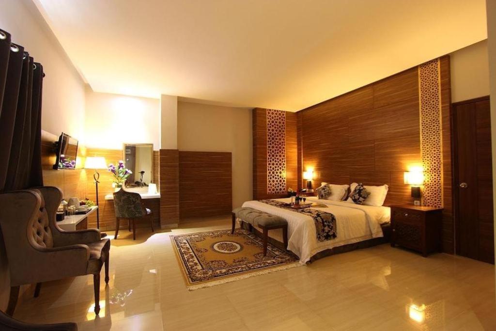 Grand Amira Hotel Solo, Azana Hotels Collection Eksteriør billede