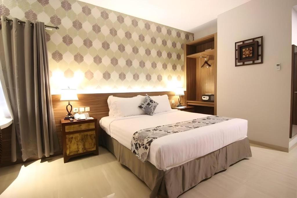 Grand Amira Hotel Solo, Azana Hotels Collection Eksteriør billede
