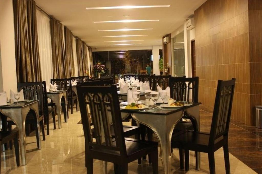 Grand Amira Hotel Solo, Azana Hotels Collection Eksteriør billede