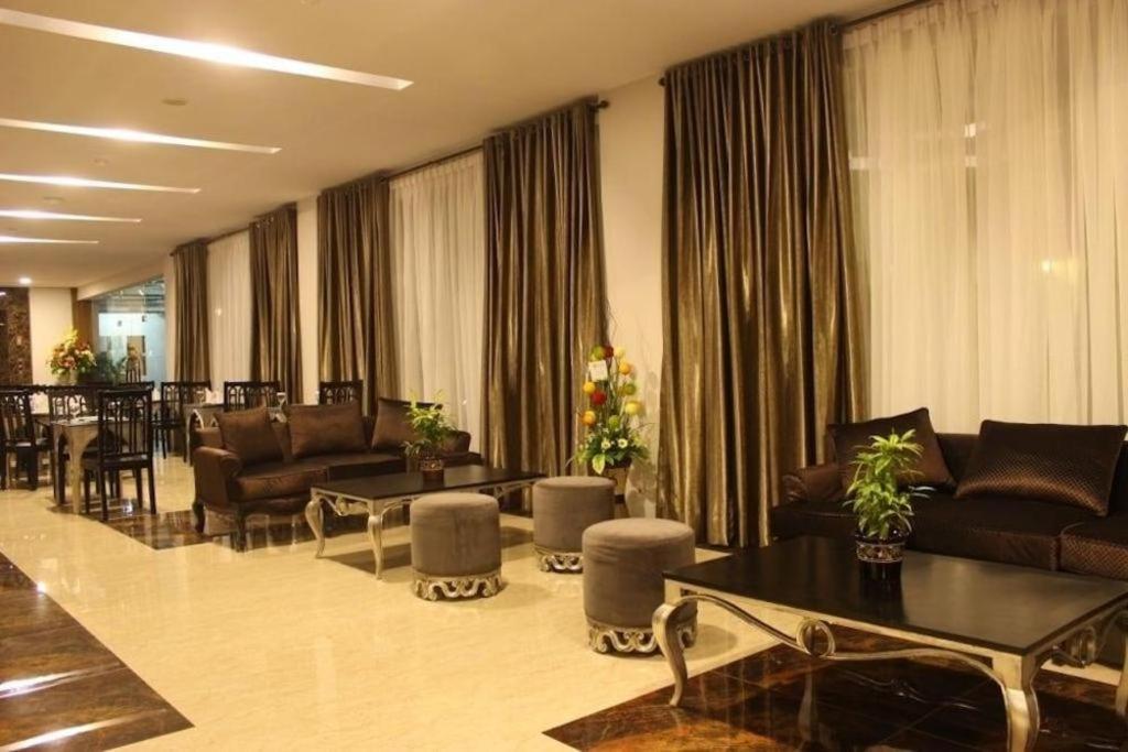 Grand Amira Hotel Solo, Azana Hotels Collection Eksteriør billede